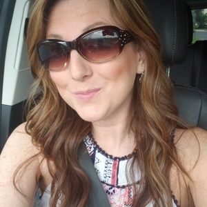 Meet your Posher, Crystal